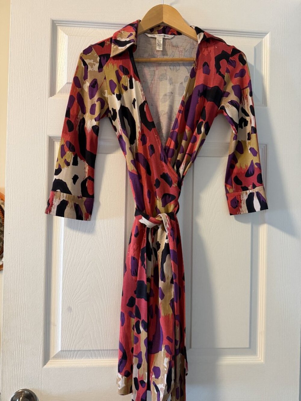 Diane von Furstenberg DVF Wrap Dress Red Purple Animal‎ Print Silk Sz 0